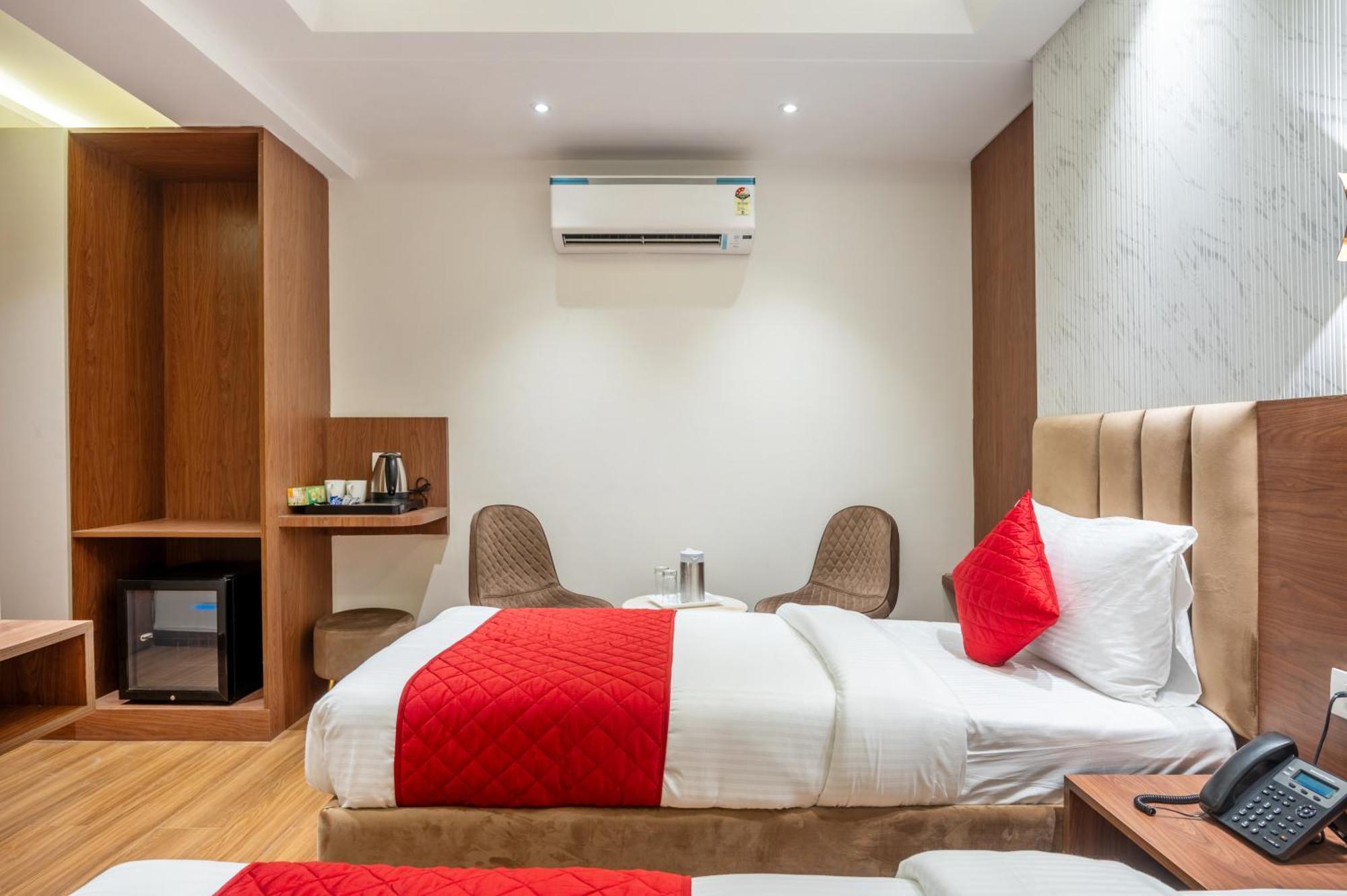 Hotel Avaas - Faiz Road Karol Bagh Dillí Exteriér fotografie